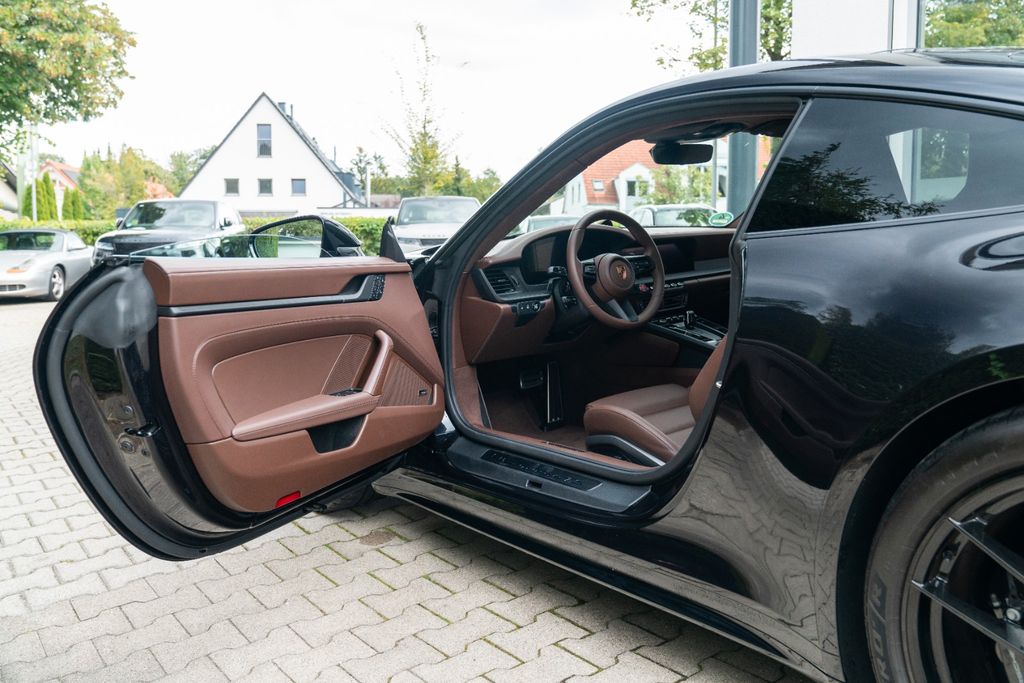 Porsche 992 2025