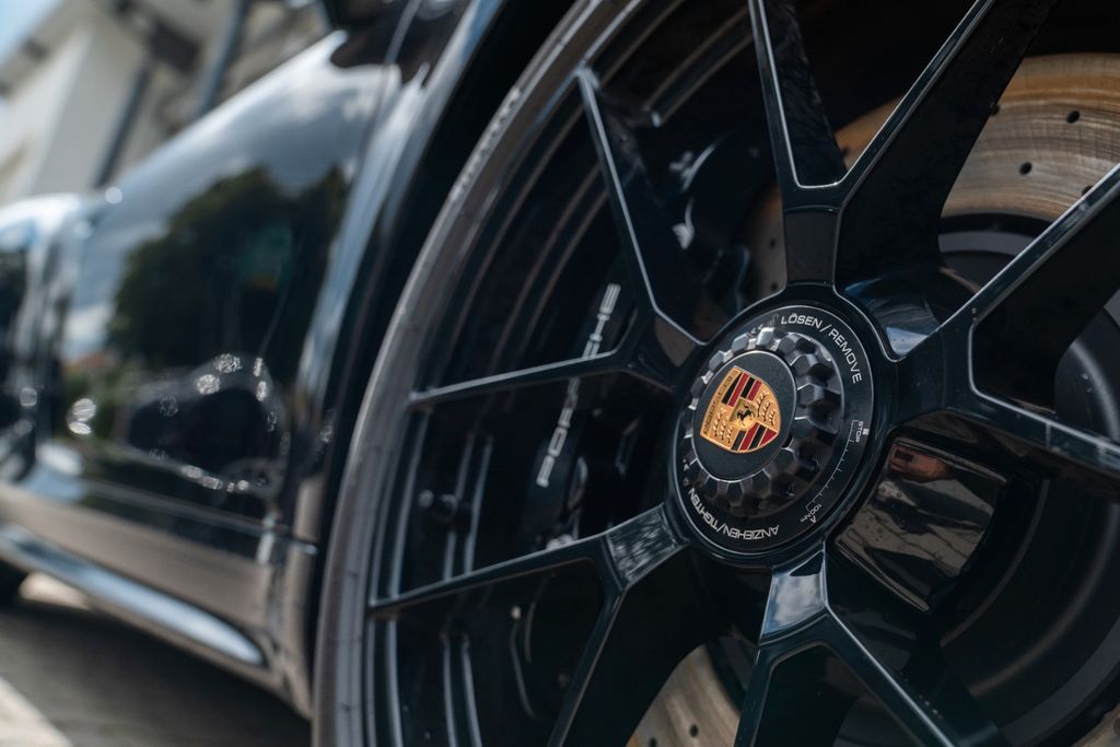 Porsche 992 2025