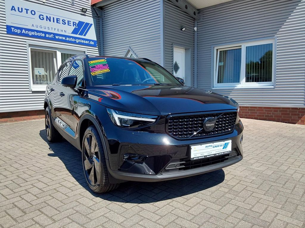 Volvo XC40 2025