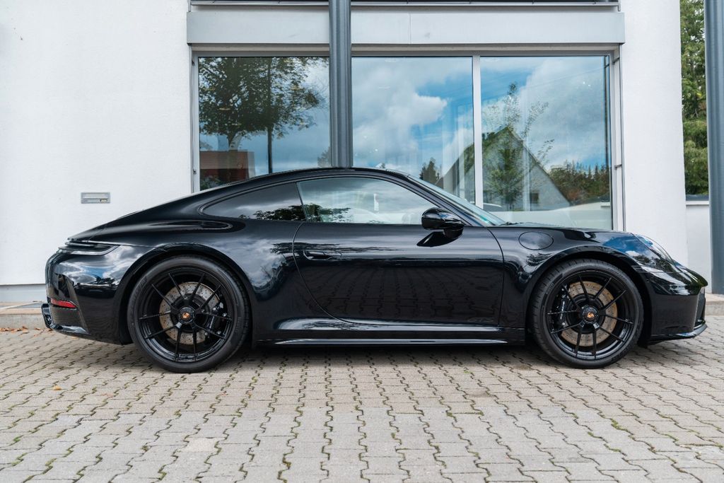 Porsche 992 2025