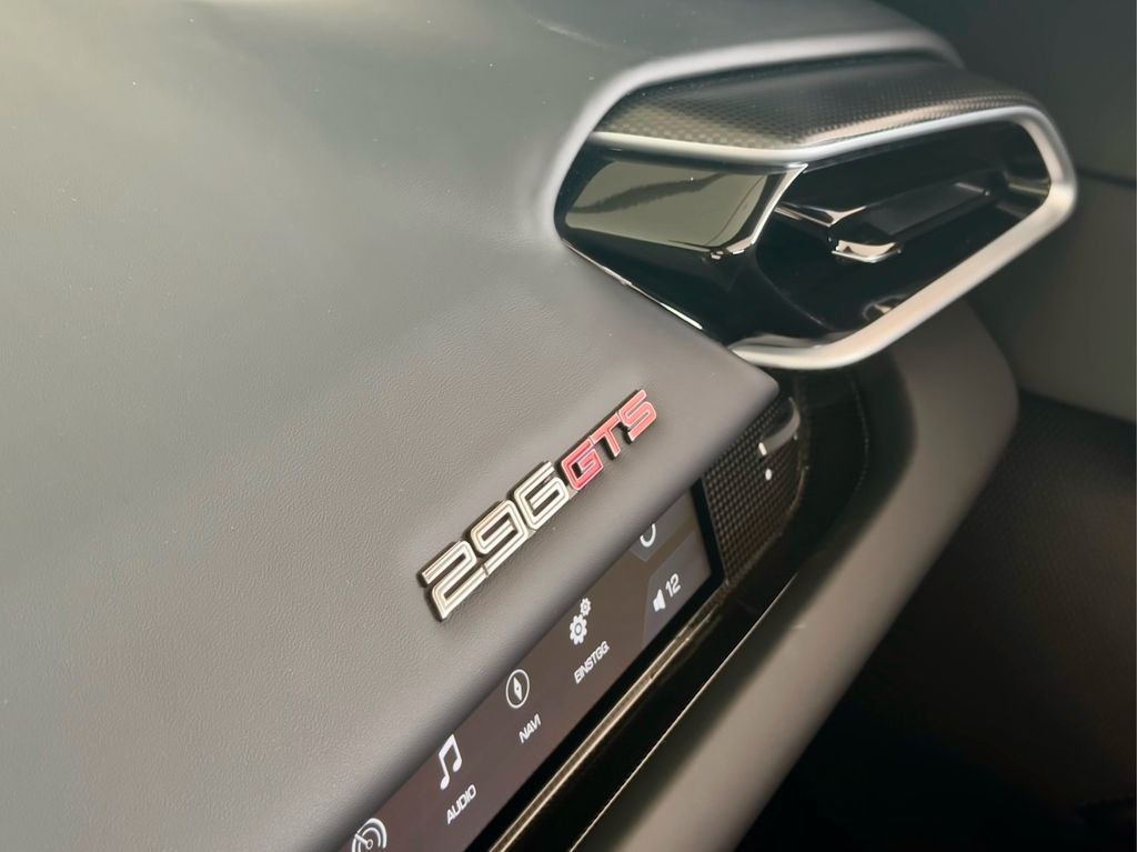 Ferrari 296 GTS 2024