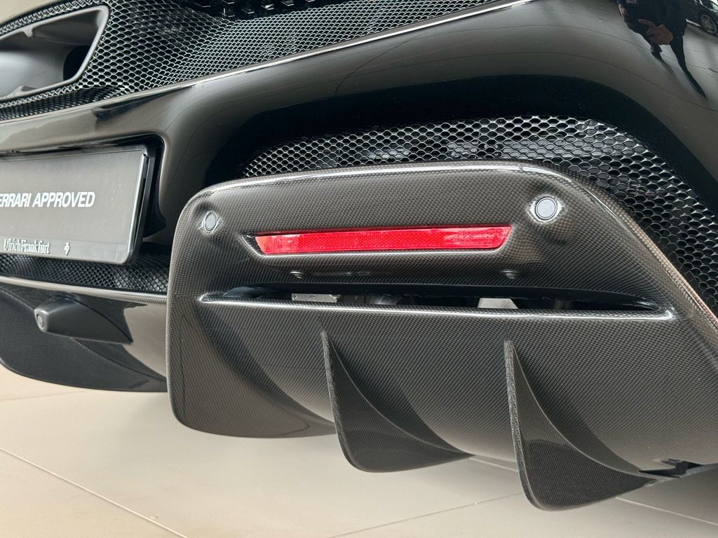 Ferrari 296 GTS 2024