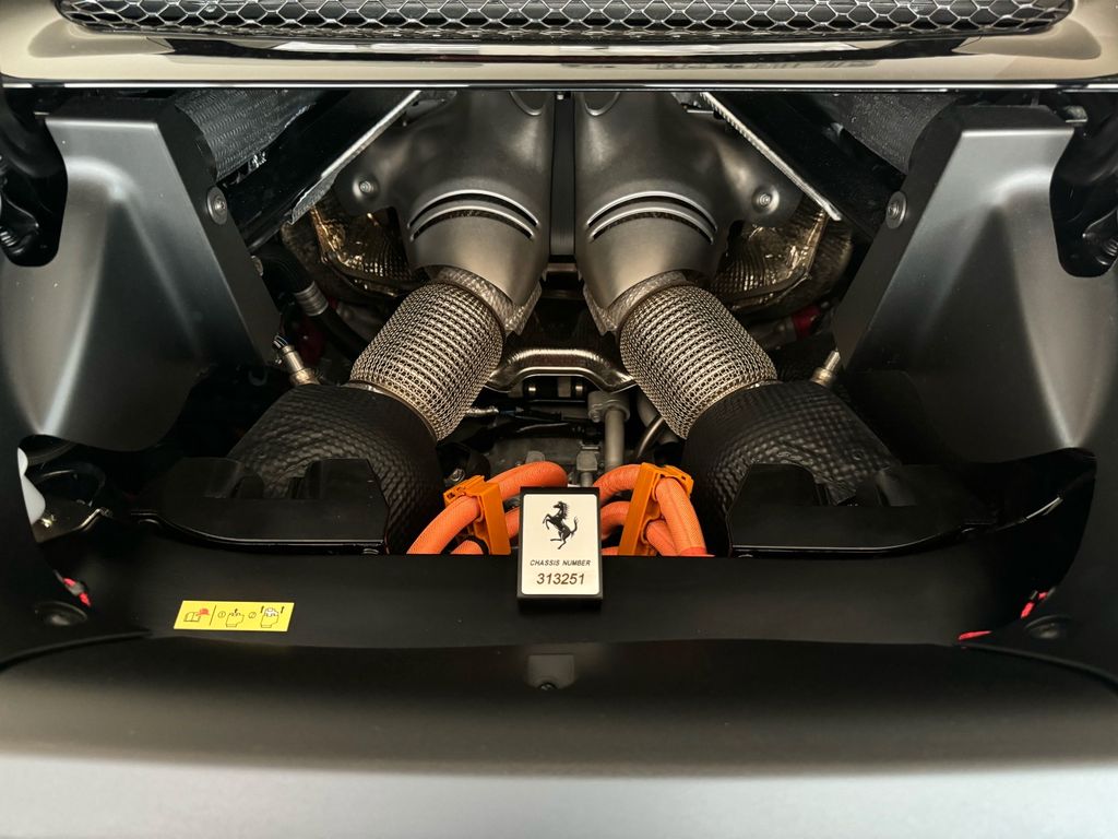 Ferrari 296 GTS 2024