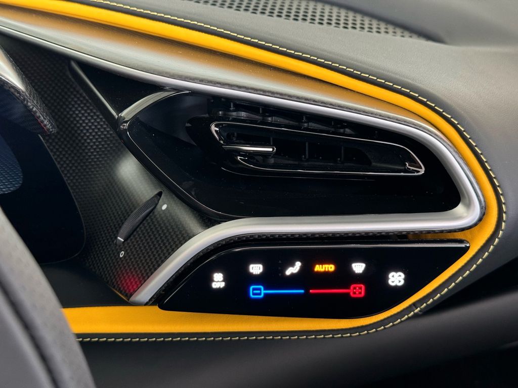 Ferrari 296 GTS 2024