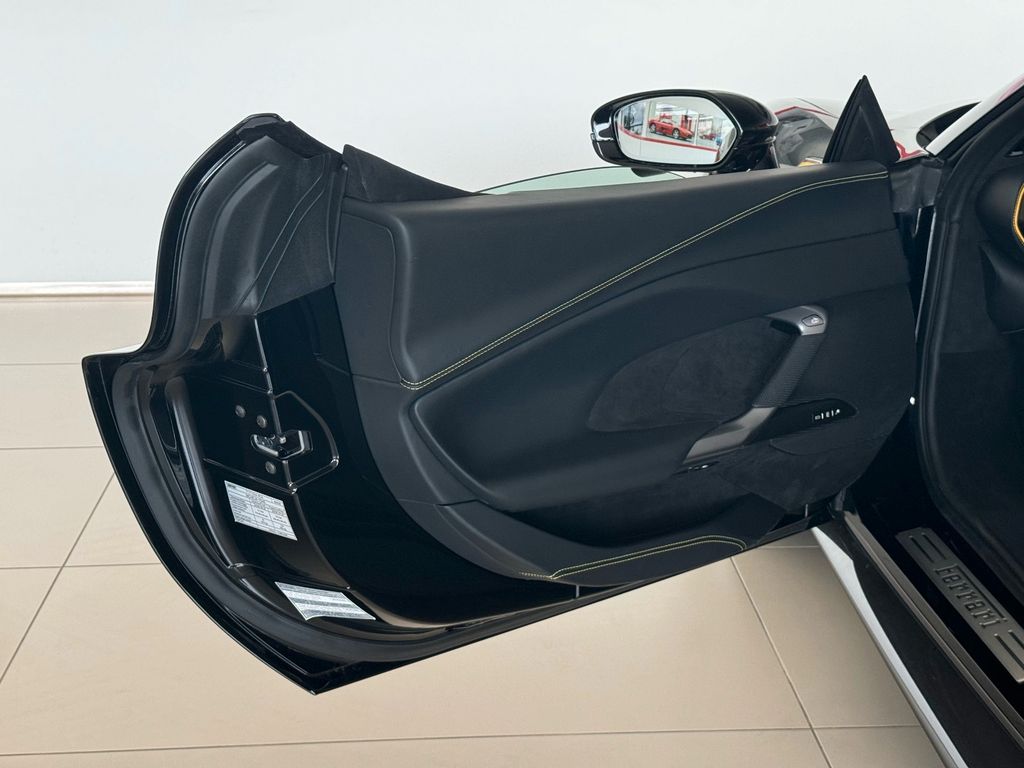 Ferrari 296 GTS 2024