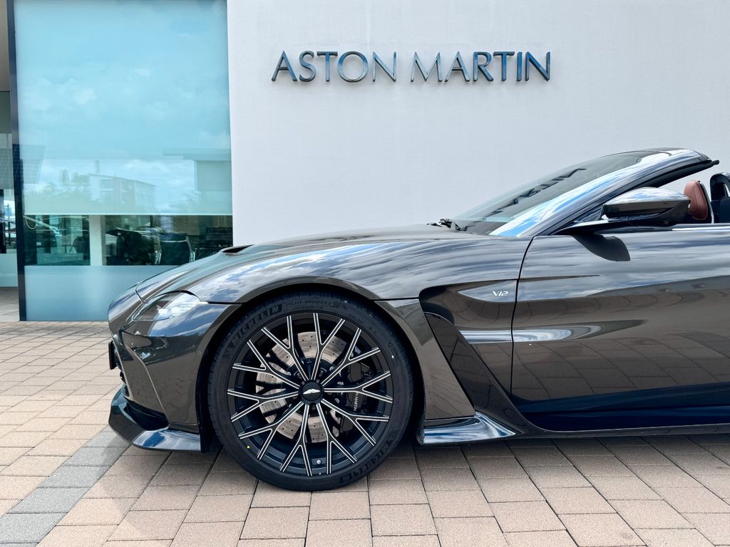 Aston Martin V12 Vantage 2023