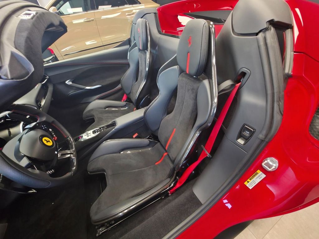 Ferrari 296 GTS 2024