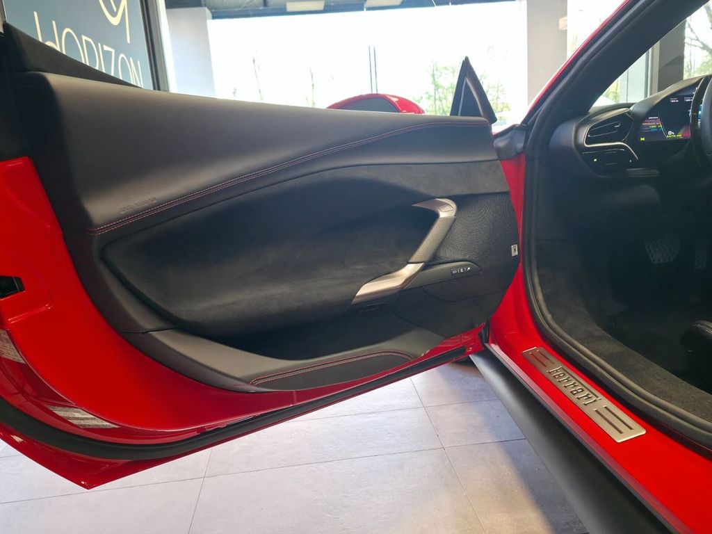 Ferrari 296 GTS 2024