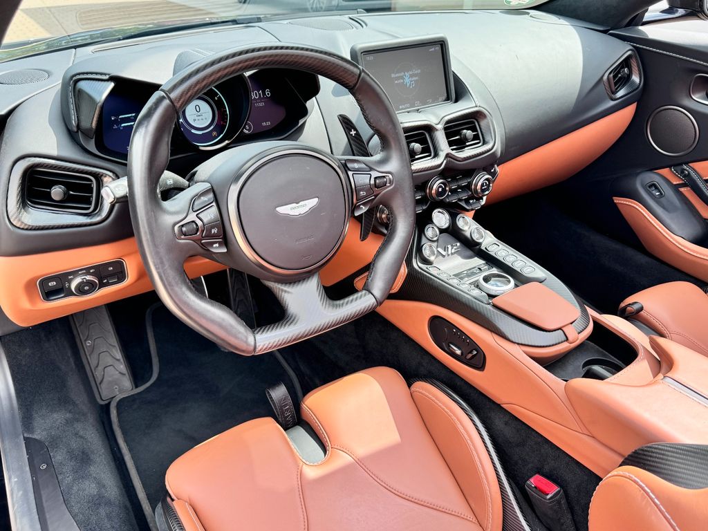 Aston Martin V12 Vantage 2023