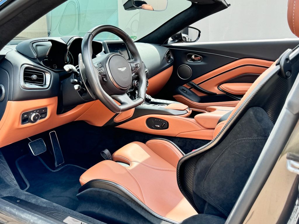 Aston Martin V12 Vantage 2023