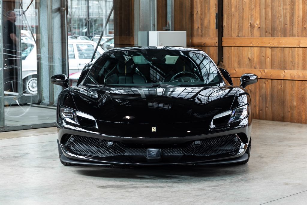 Ferrari 296 GTS 2024