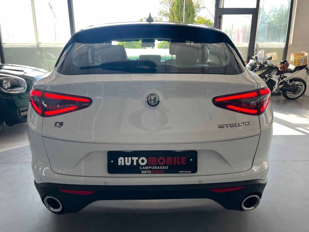 Alfa Romeo Stelvio 2021