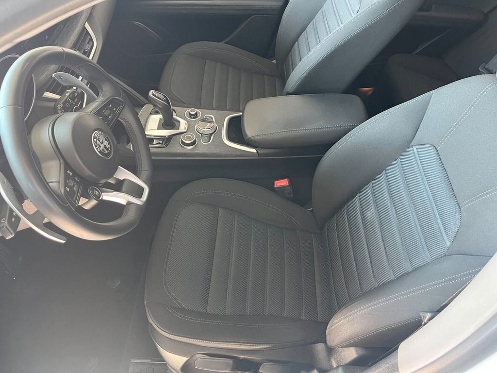 Alfa Romeo Stelvio 2021