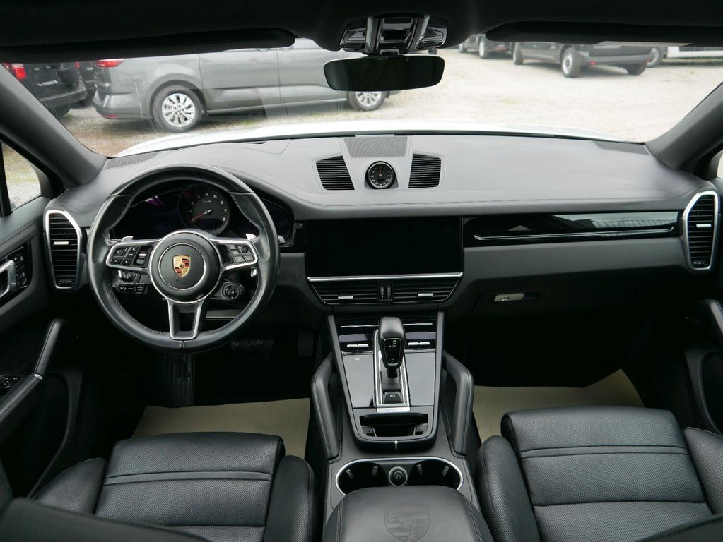 Porsche Cayenne 2022