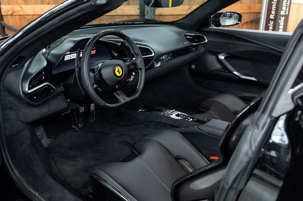Ferrari 296 GTS 2024