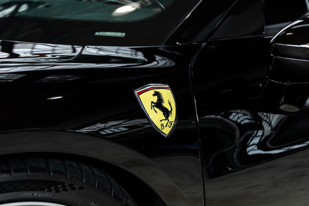 Ferrari 296 GTS 2024