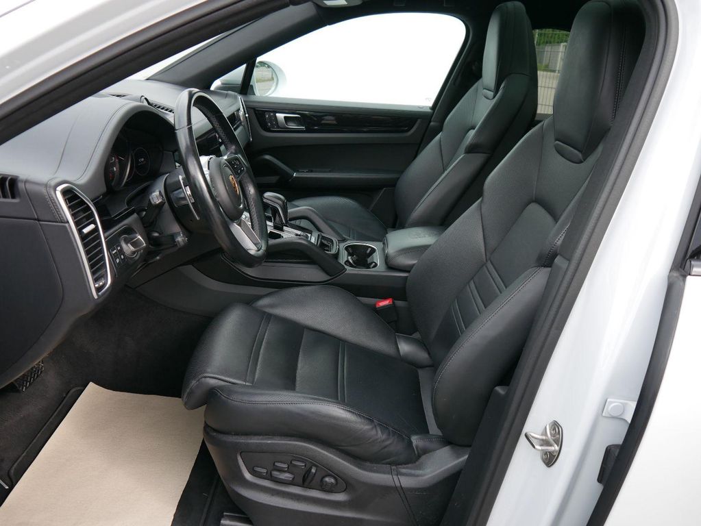 Porsche Cayenne 2022