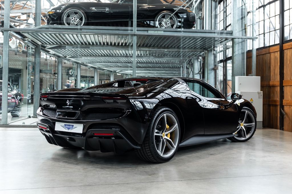 Ferrari 296 GTS 2024