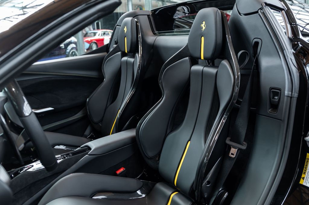 Ferrari 296 GTS 2024