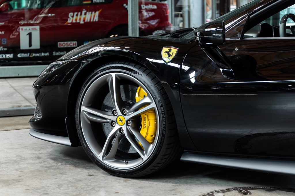 Ferrari 296 GTS 2024