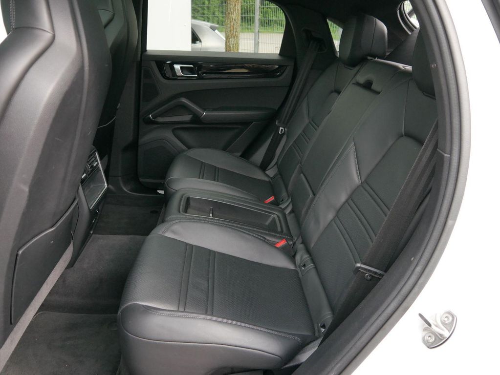Porsche Cayenne 2022