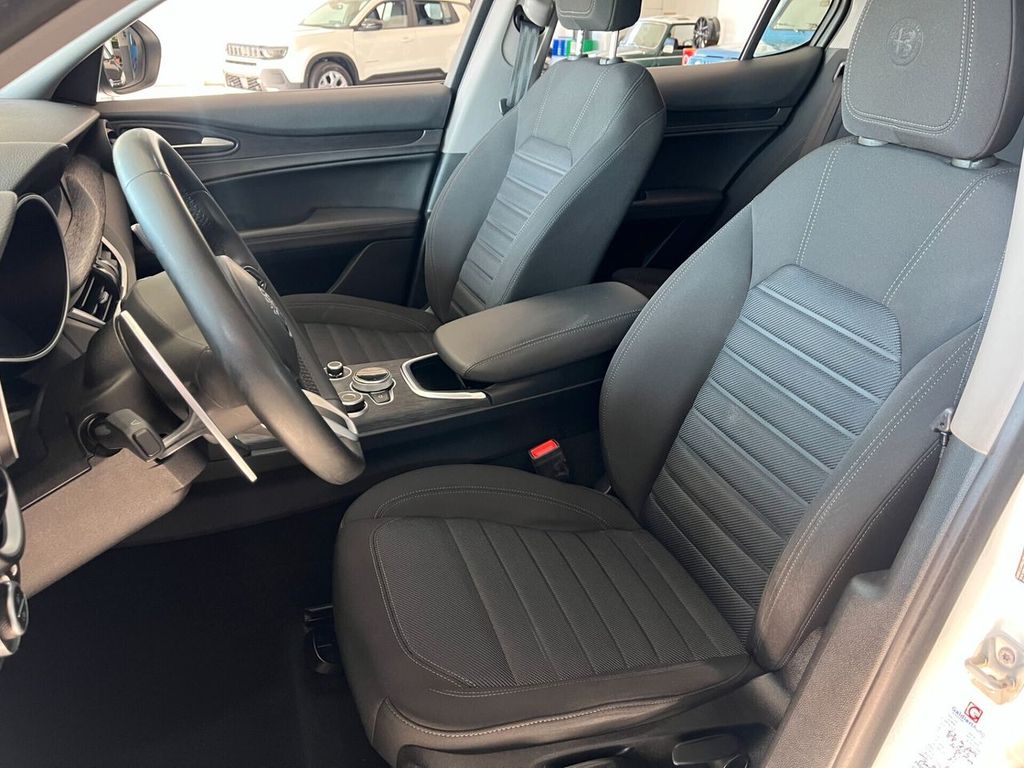 Alfa Romeo Stelvio 2021