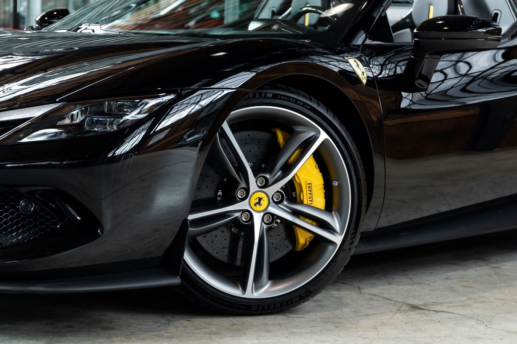 Ferrari 296 GTS 2024