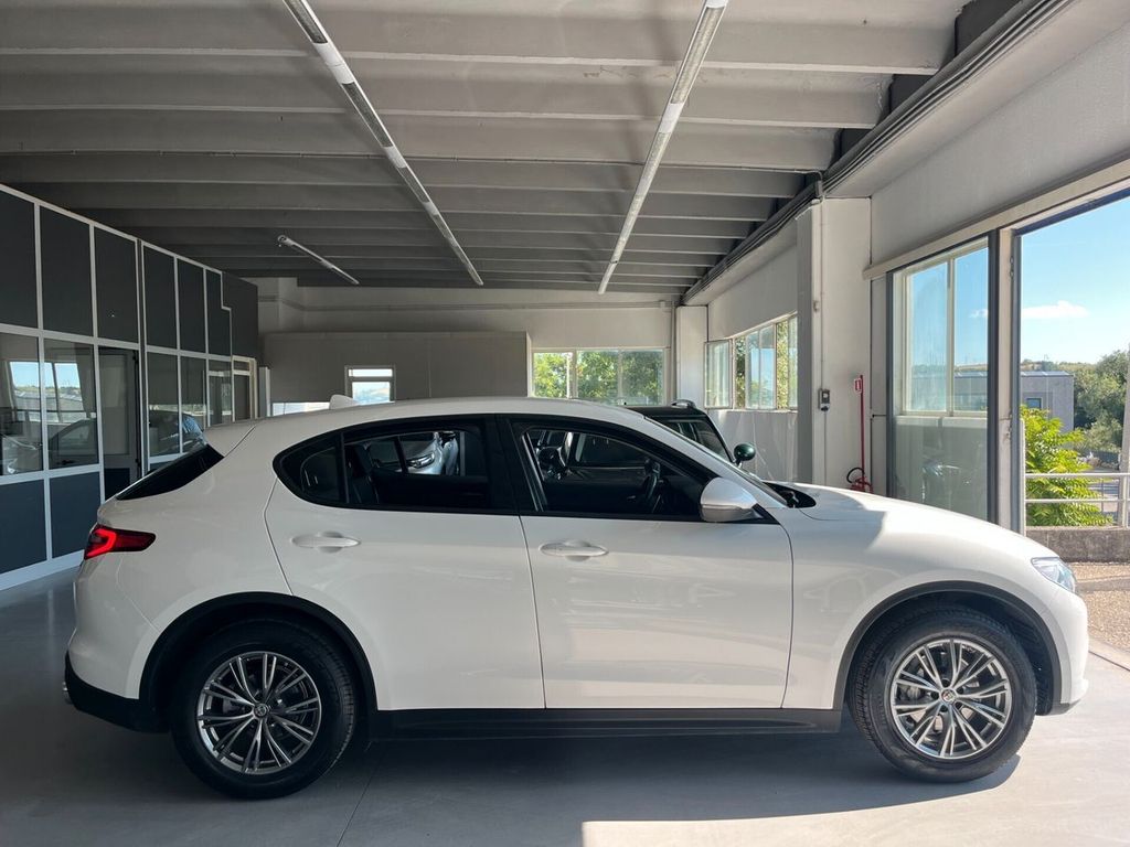 Alfa Romeo Stelvio 2021