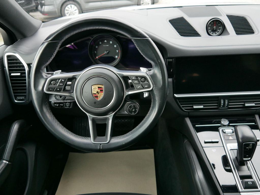 Porsche Cayenne 2022