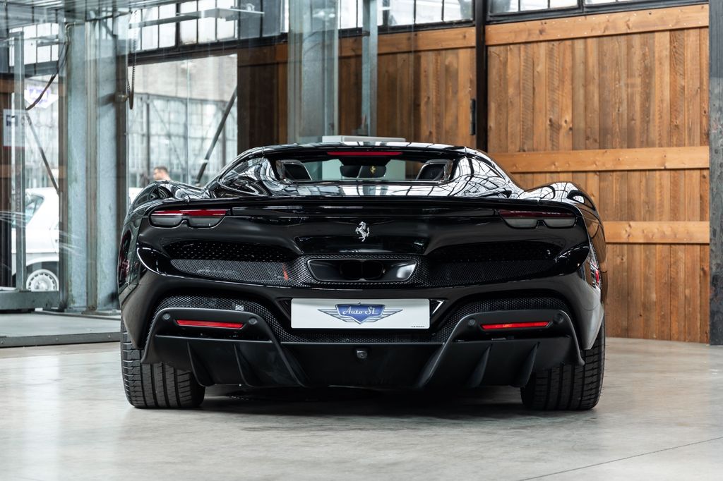 Ferrari 296 GTS 2024