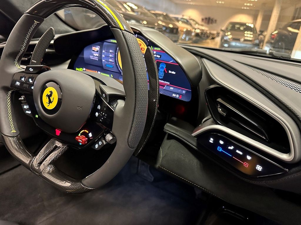 Ferrari 296 GTS 2025