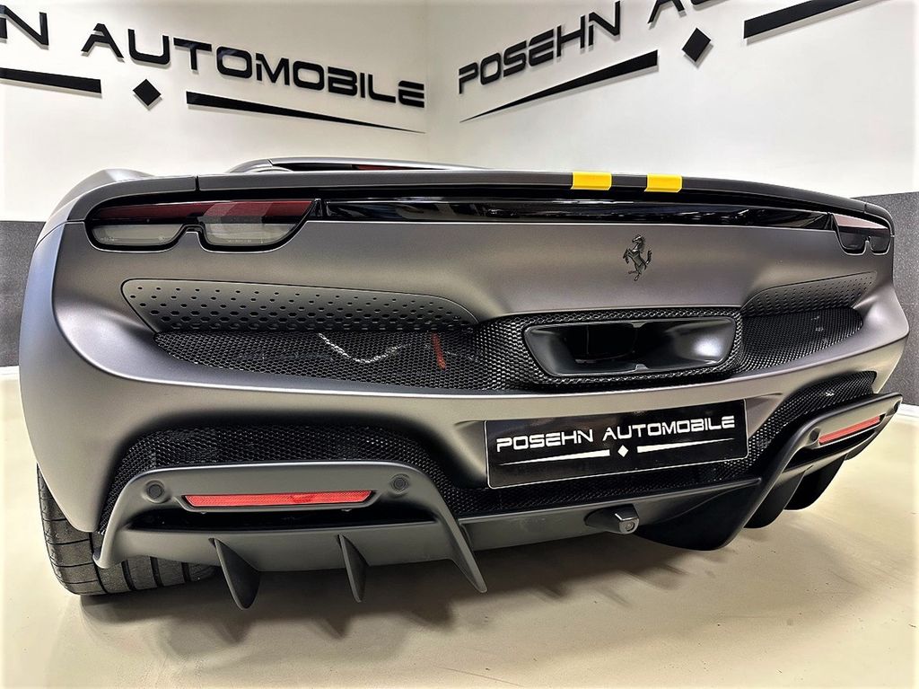 Ferrari 296 GTS 2025