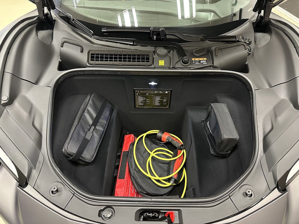 Ferrari 296 GTS 2025