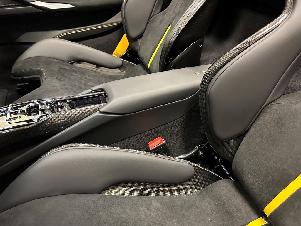 Ferrari 296 GTS 2025