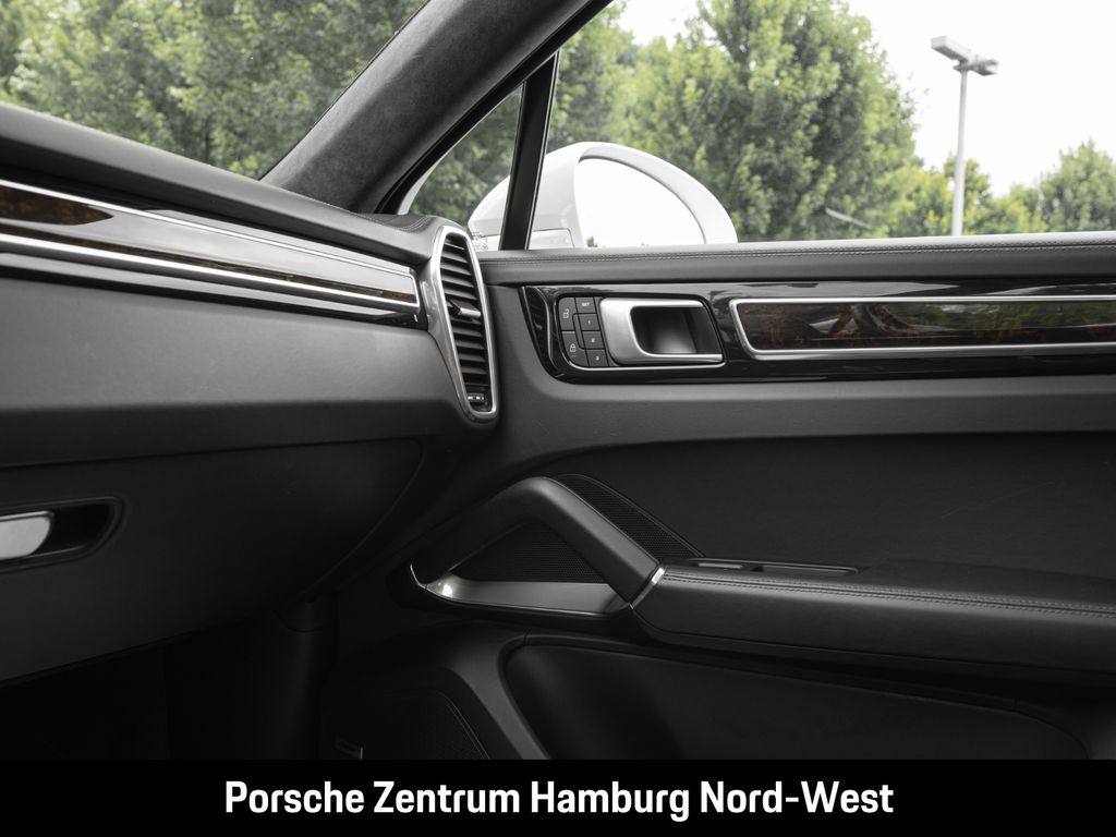 Porsche Cayenne 2022