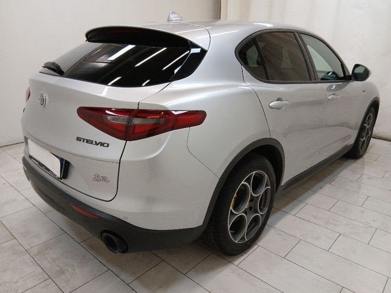 Alfa Romeo Stelvio 2022