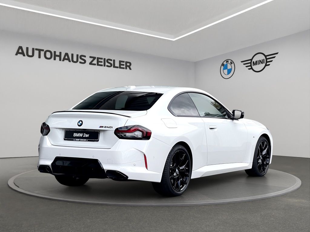 BMW M240i 2025