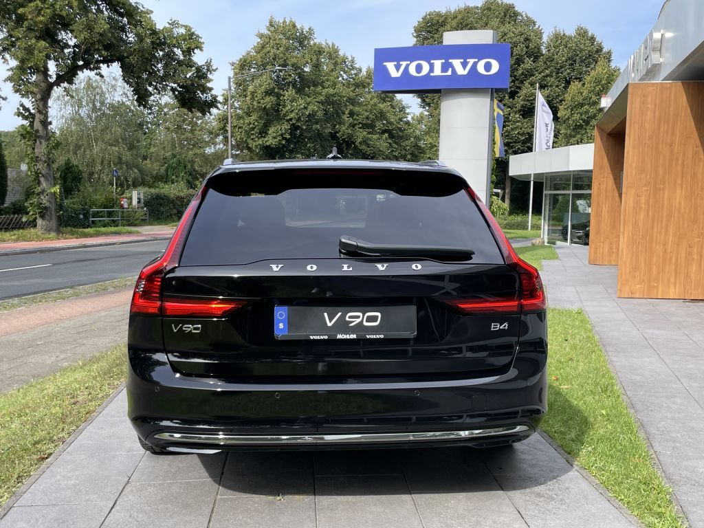 Volvo V90 2023