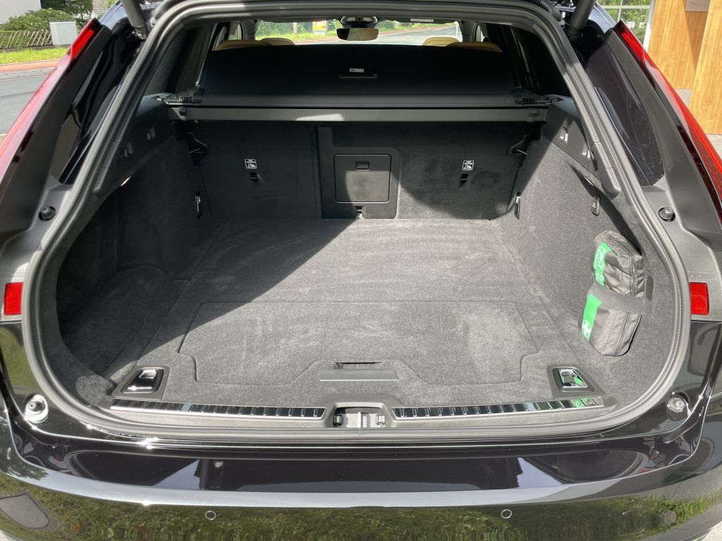 Volvo V90 2023