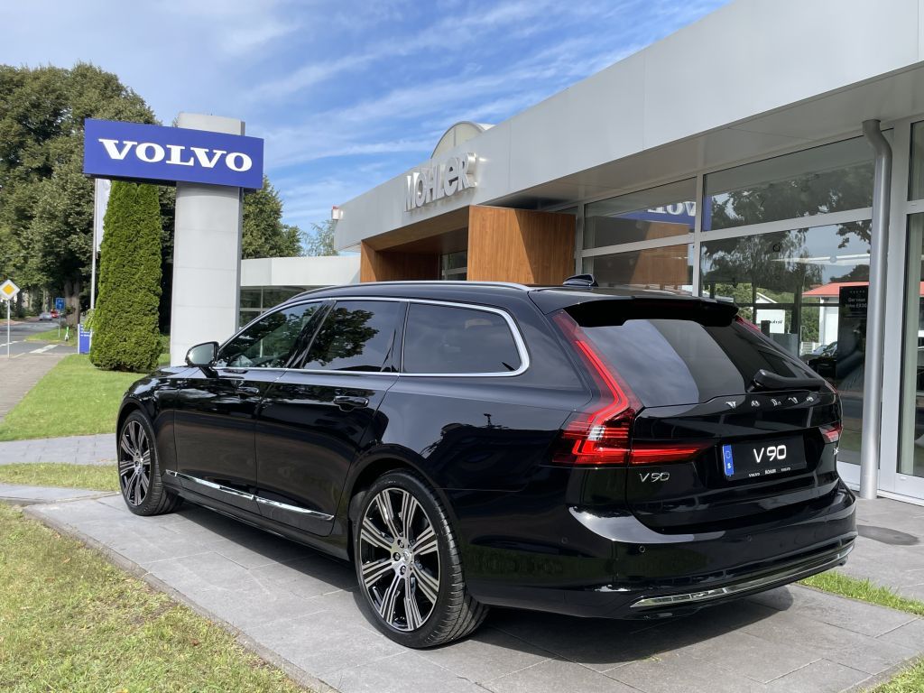 Volvo V90 2023