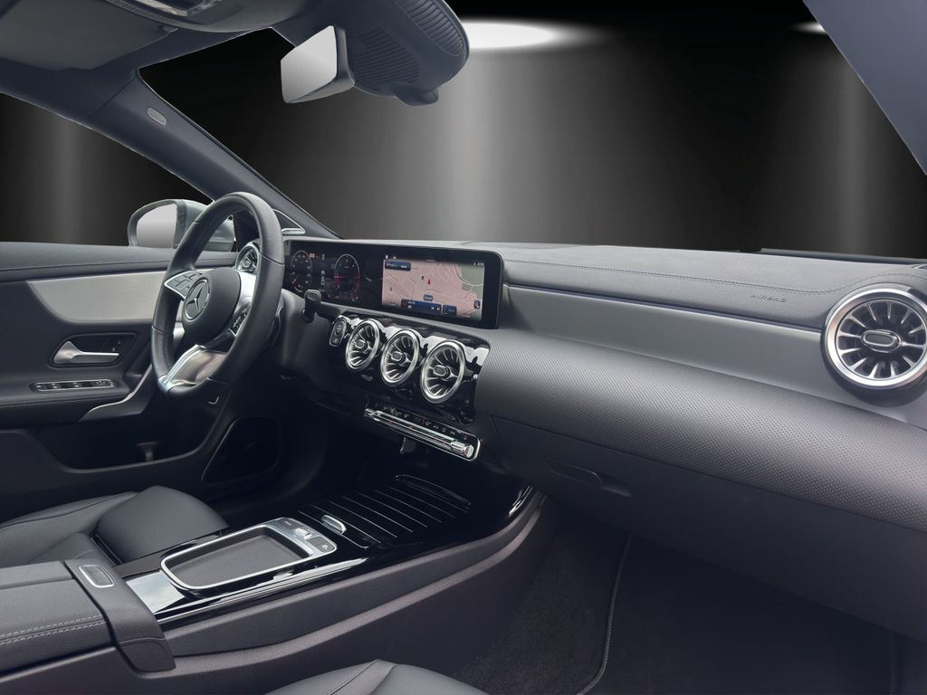 Mercedes-Benz CLA 200 2023