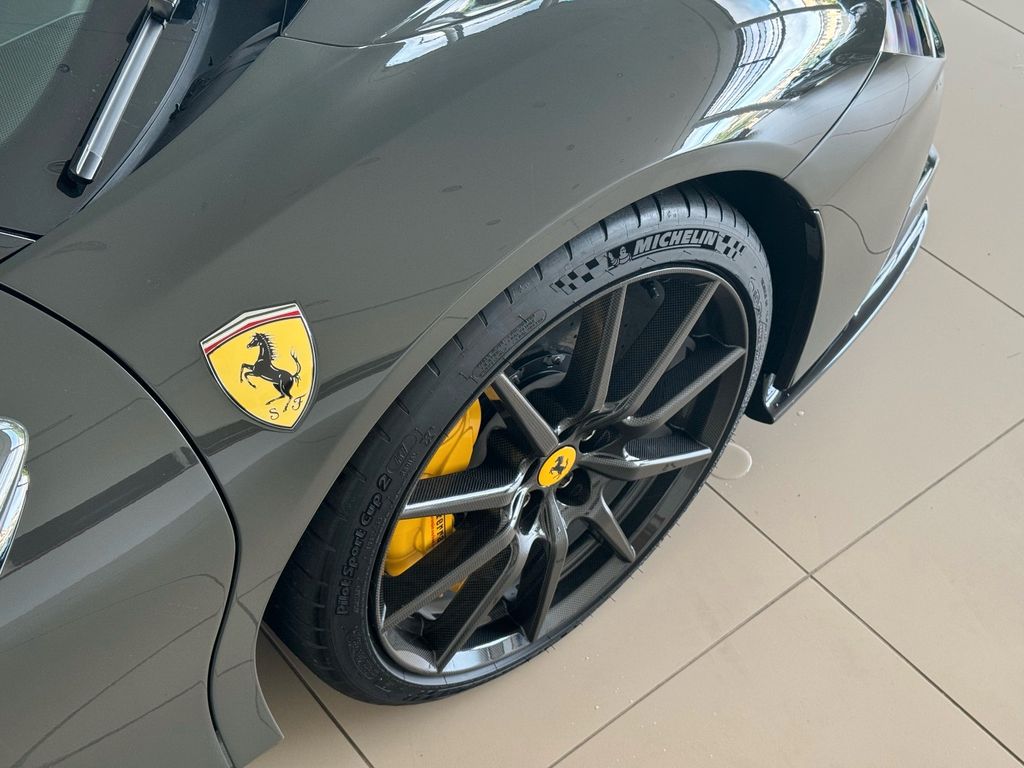Ferrari SF90 2025