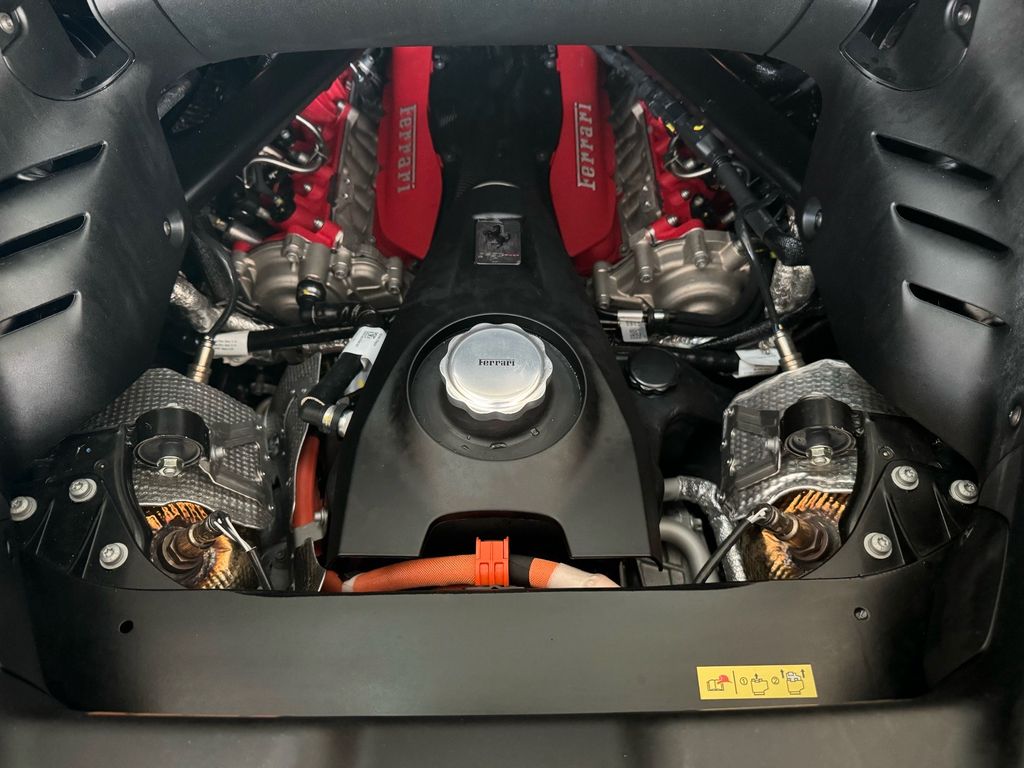 Ferrari SF90 2025
