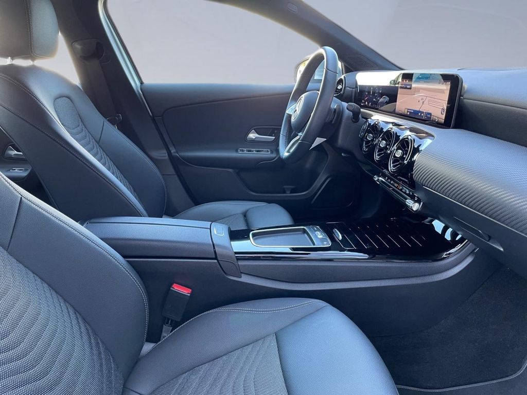 Mercedes-Benz A 180 2024