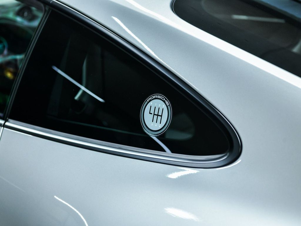 Porsche 992 2025