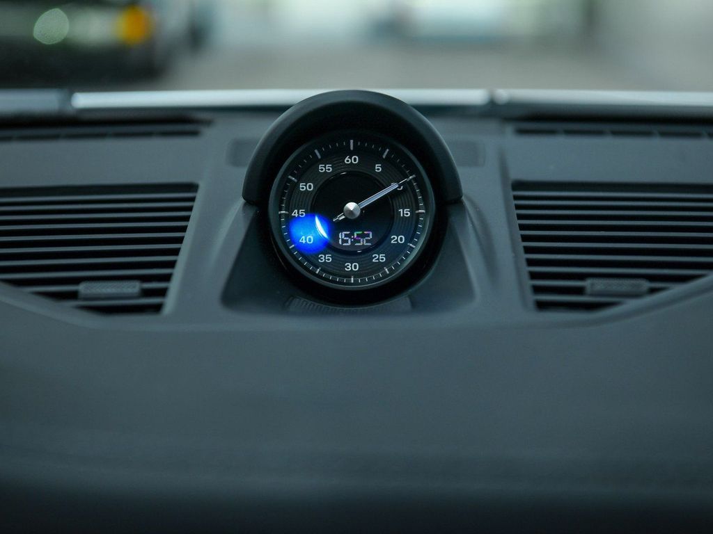 Porsche 992 2025