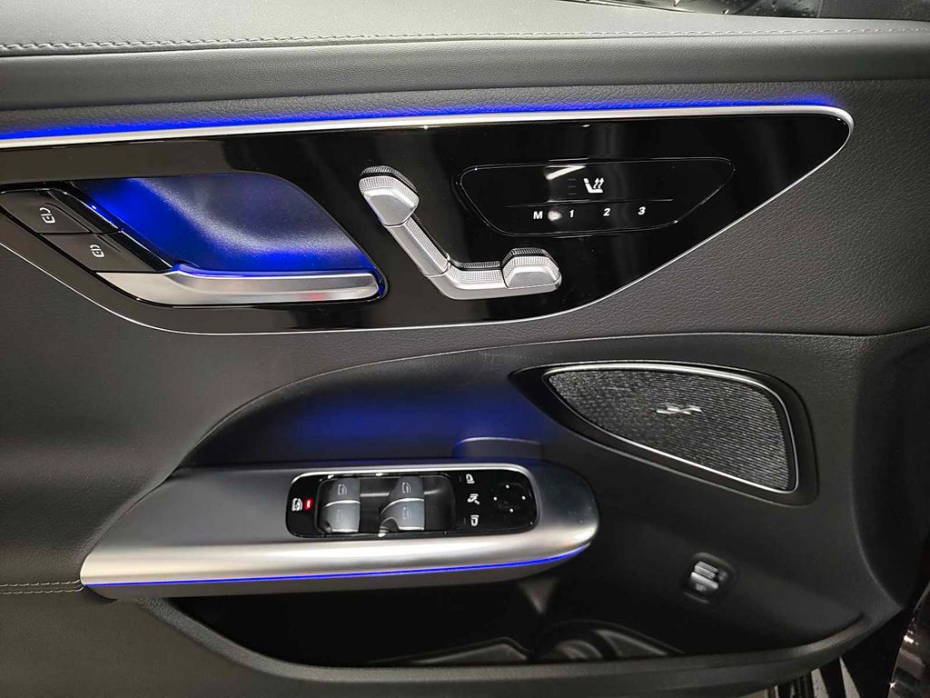 Mercedes-Benz C 200 2025