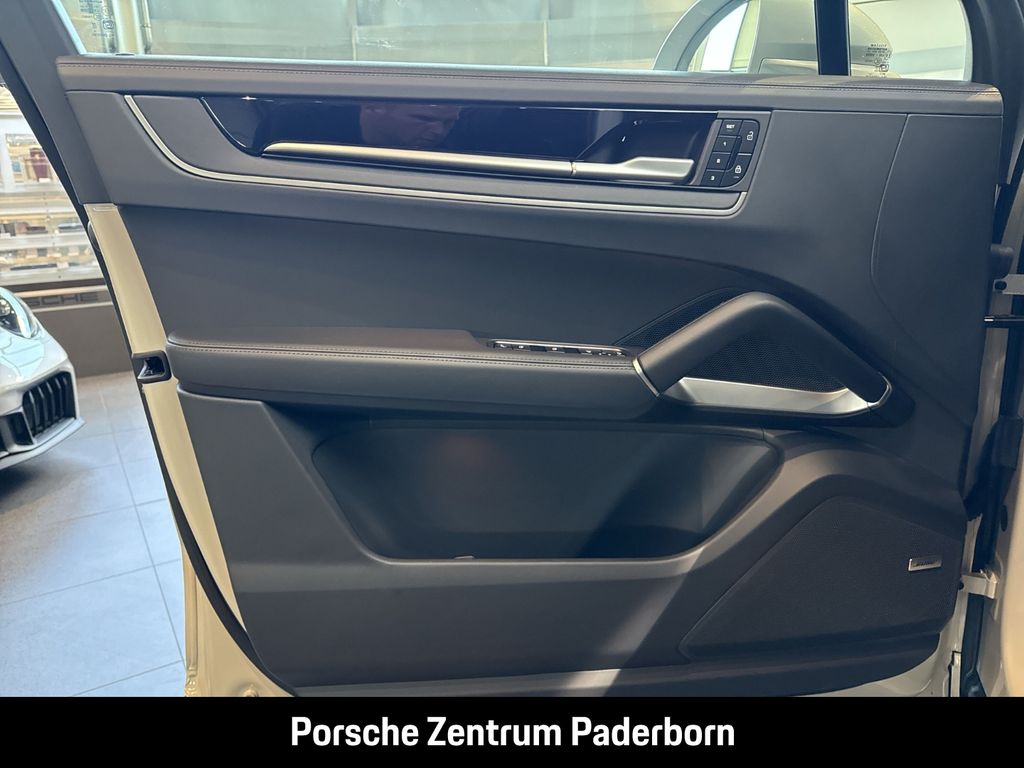 Porsche Cayenne 2025