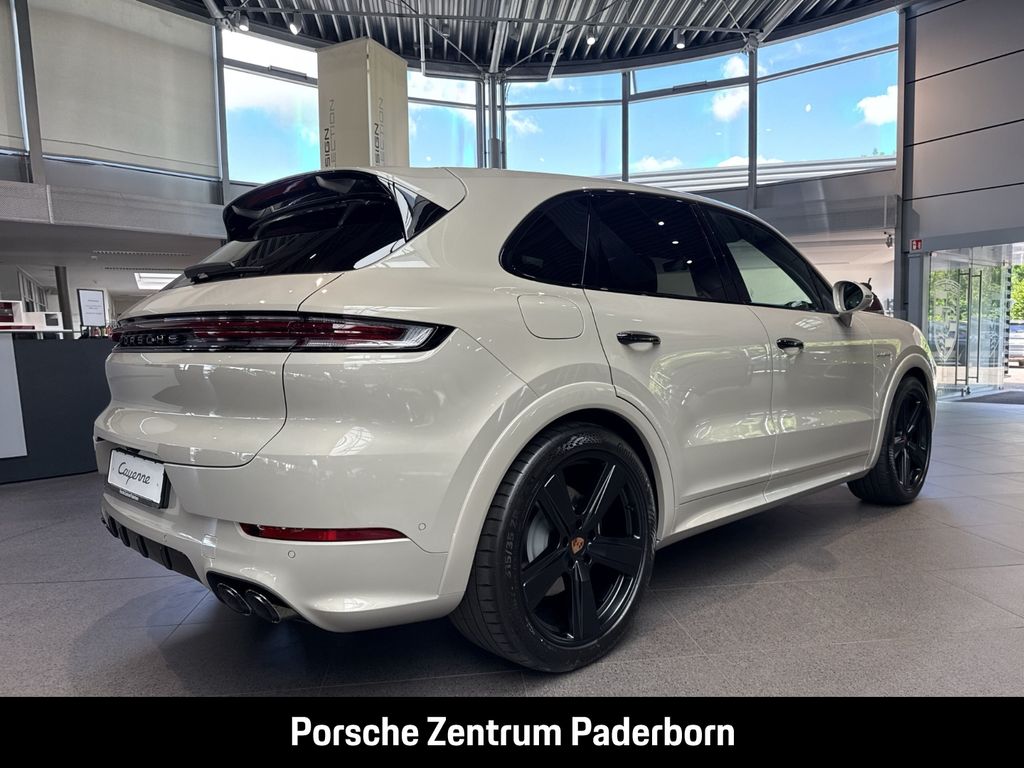 Porsche Cayenne 2025