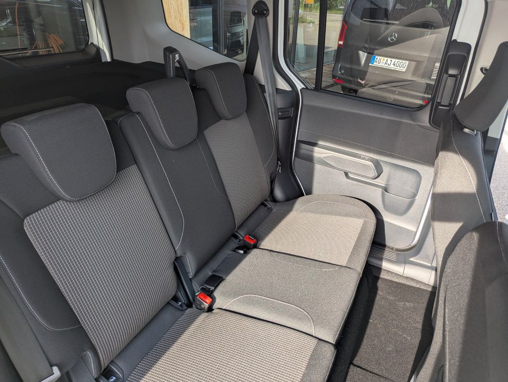 Ford Tourneo Courier 2025